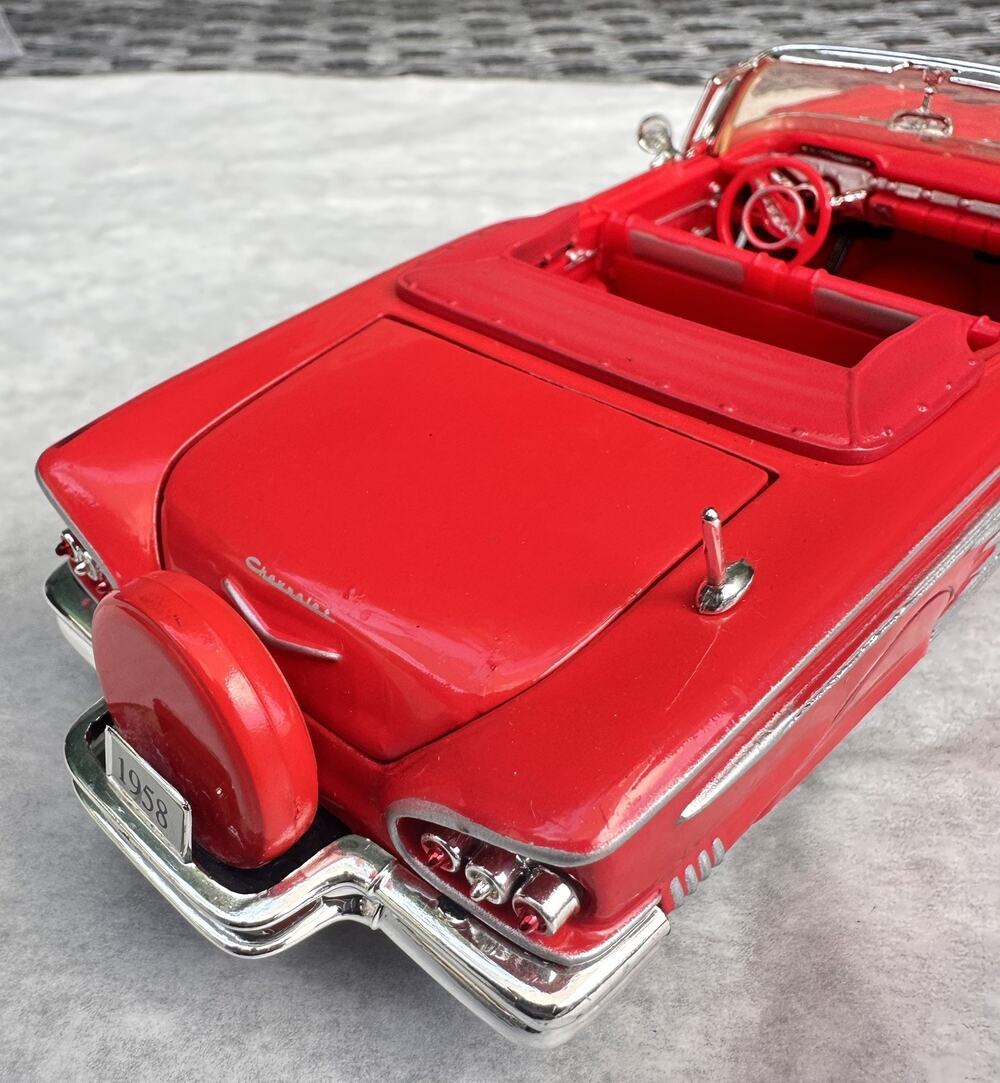 A57 1958 CHEVROLET IMPALA CONVERTIBLE RED 1/24 DIECAST MODEL CAR BY MOTORMAX